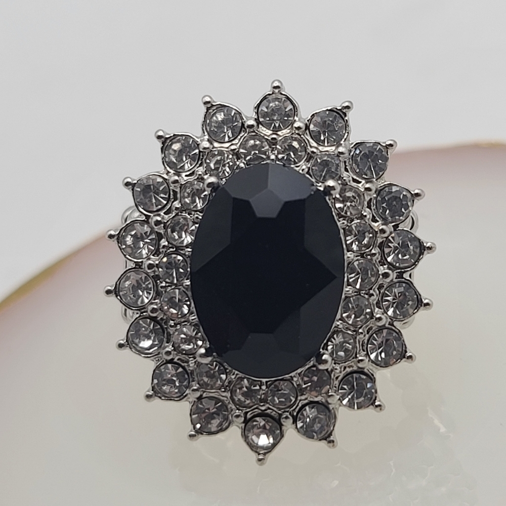 Silver Stretch Ring Black Center Stone Outline Crystals